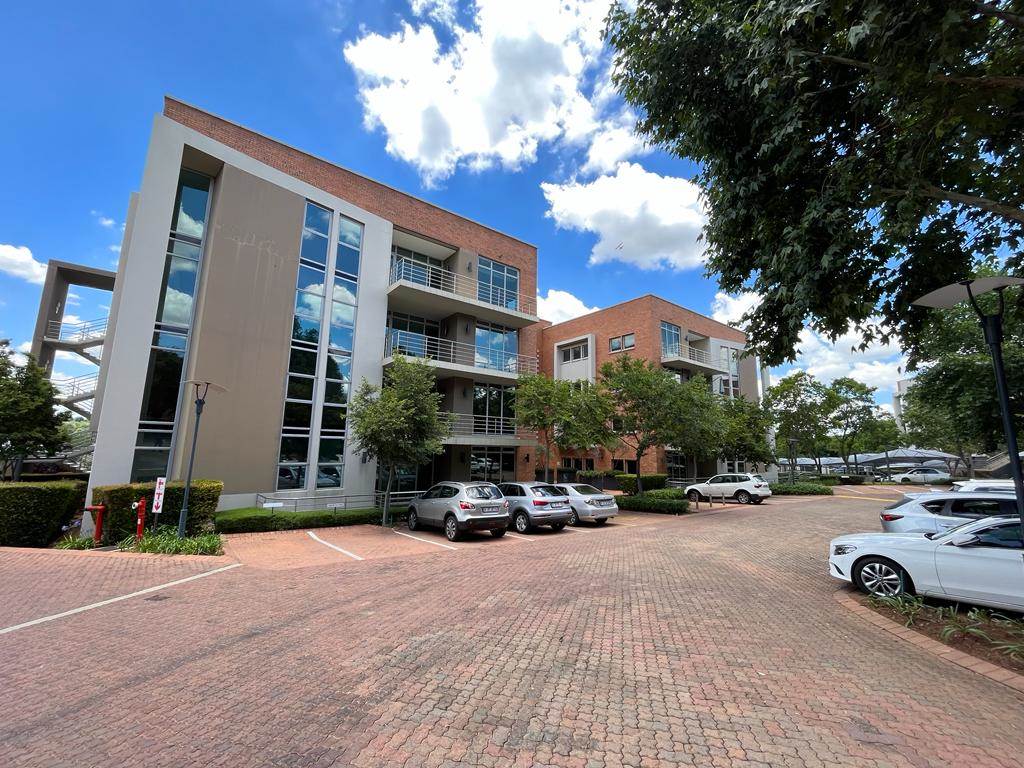 162  m² Commercial space in Bryanston photo number 2