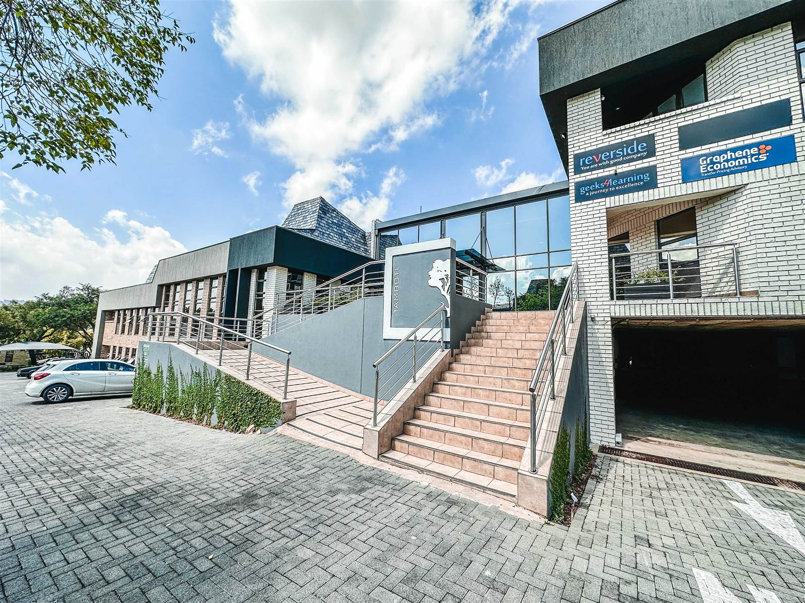 442  m² Commercial space in Hurlingham photo number 2