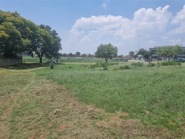3377 m² Land available in Morehill