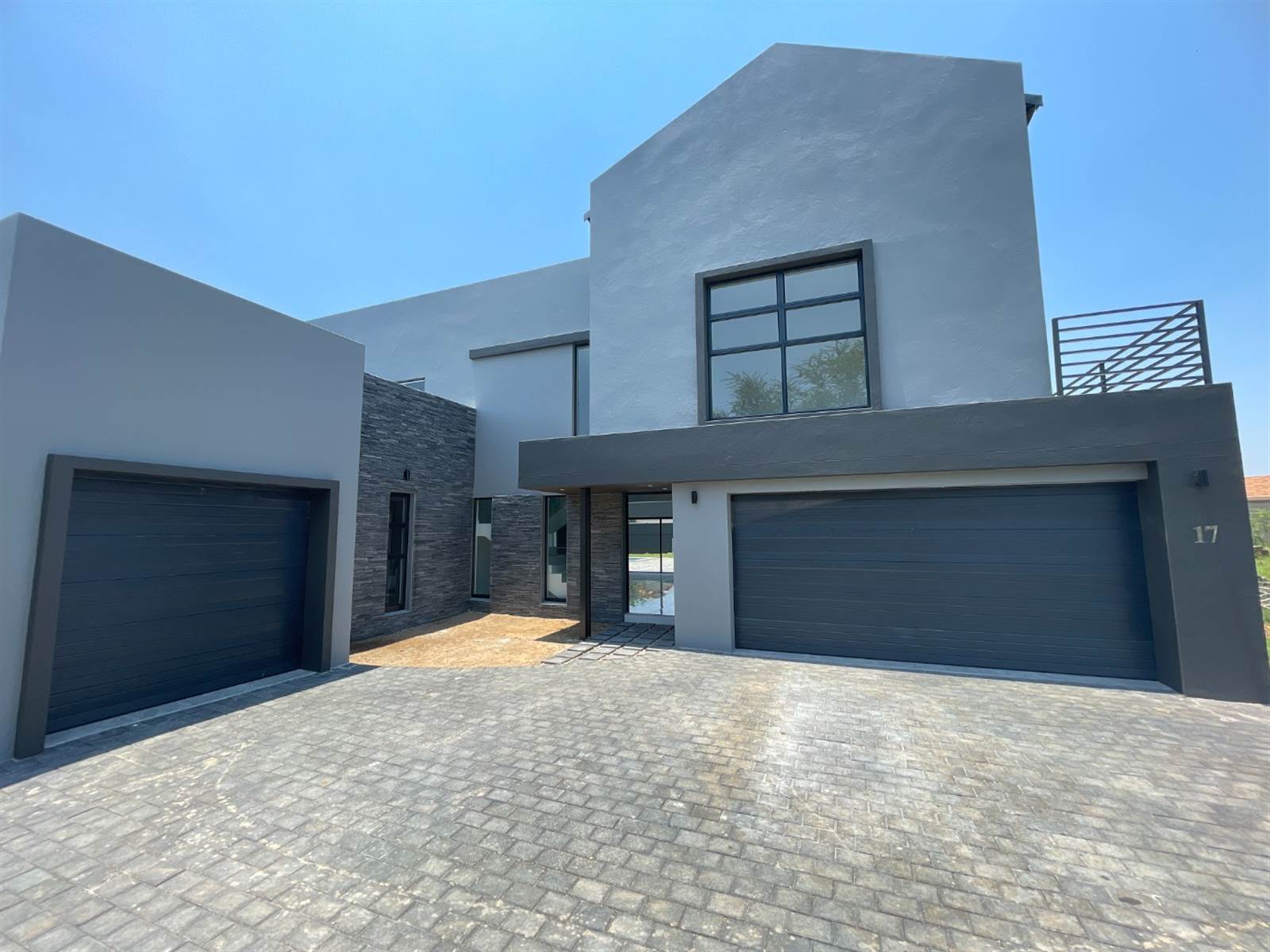 5 Bed House in Silverwoods Country Estate photo number 4