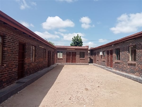 15 Bed House in Seshego
