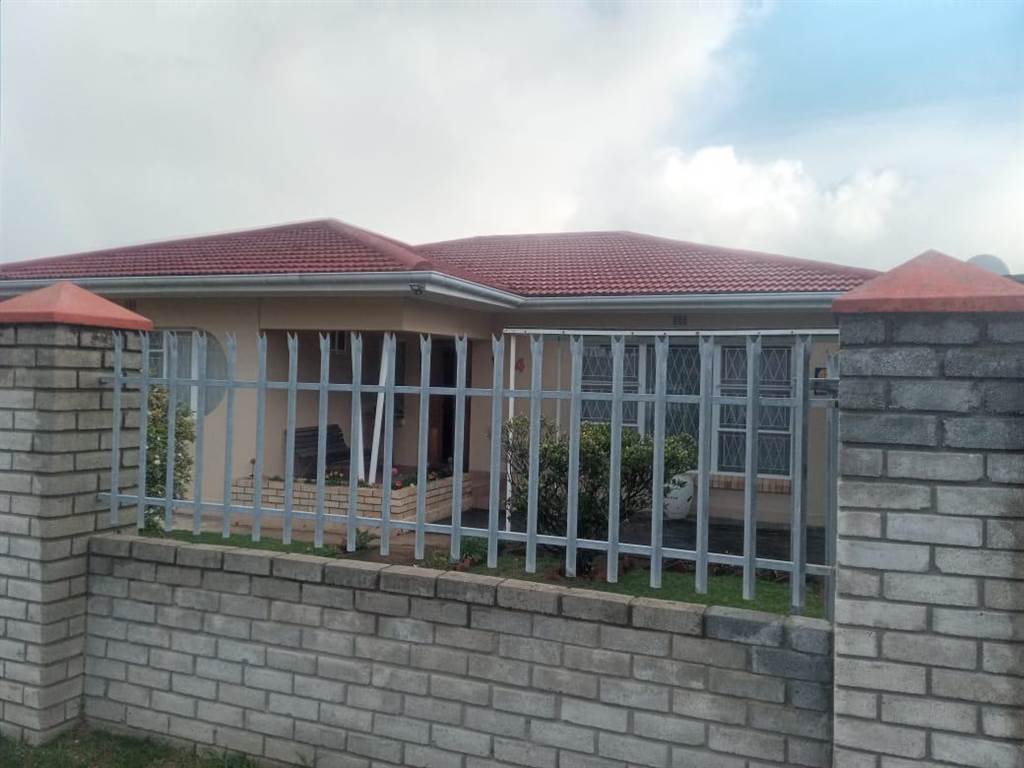4 Bed House in Algoa Park photo number 4
