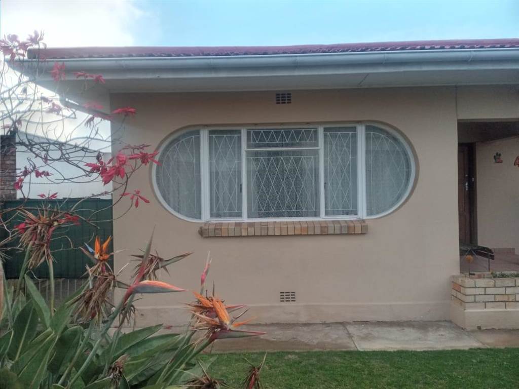 4 Bed House in Algoa Park photo number 3
