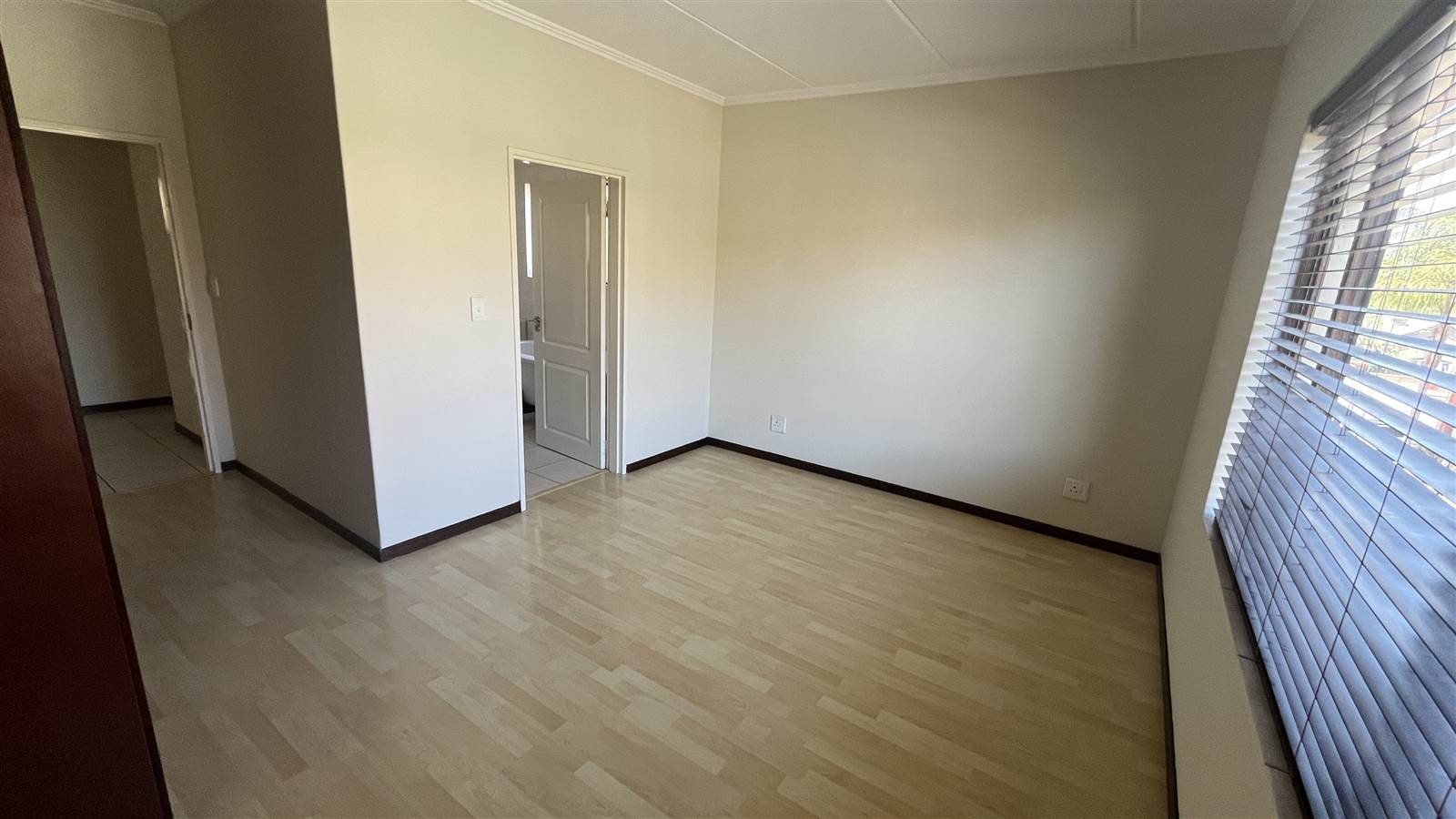 2 Bed Apartment in Sunninghill photo number 12