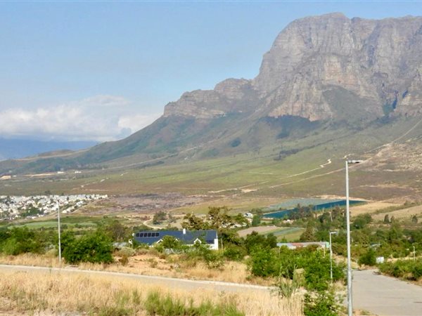 512 m² Land available in Stellenbosch Central