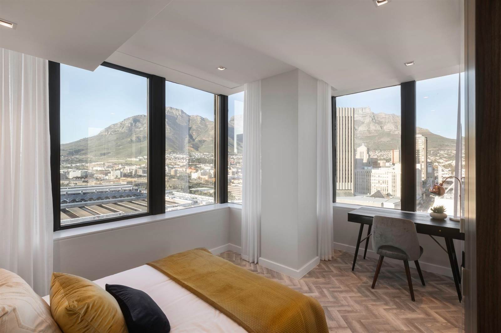 Bachelor apartment in Cape Town City Centre photo number 12