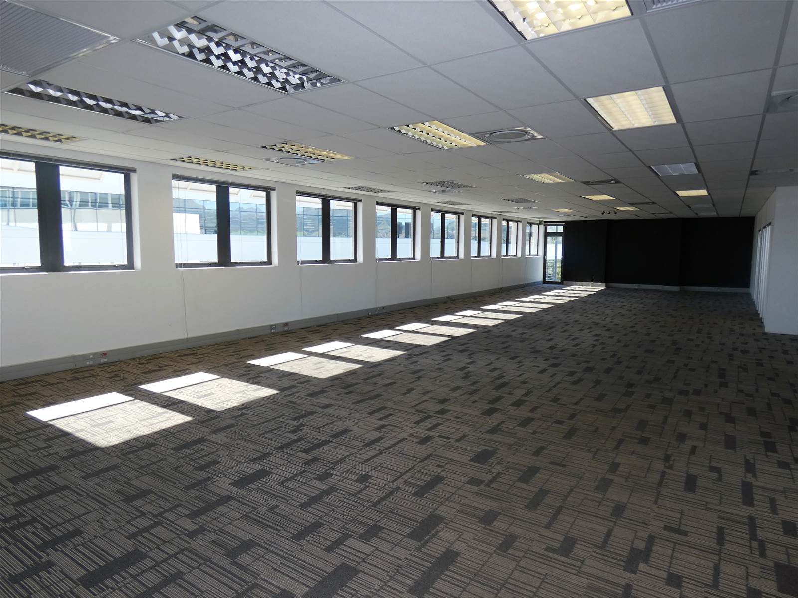 452  m² Commercial space in Techno Park photo number 3