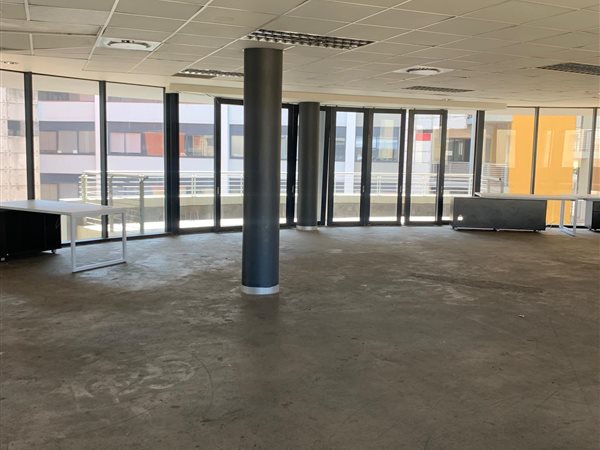 449  m² Commercial space
