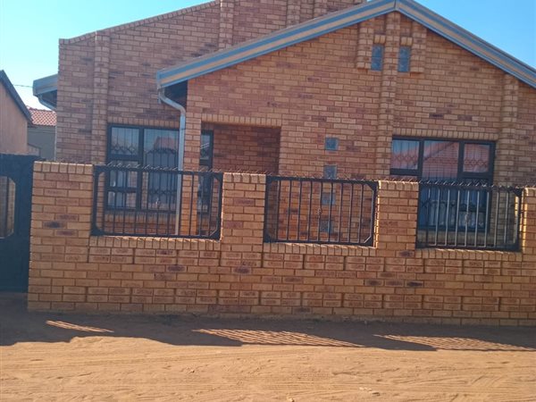 3 Bedroom House 3 Bedroom House