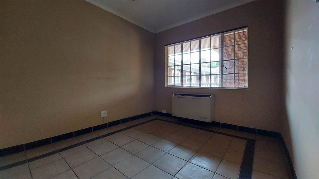 74  m² Commercial space in Nelspruit Central photo number 5