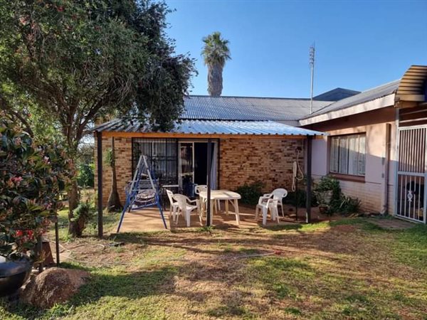 5 Bed House in Freemanville