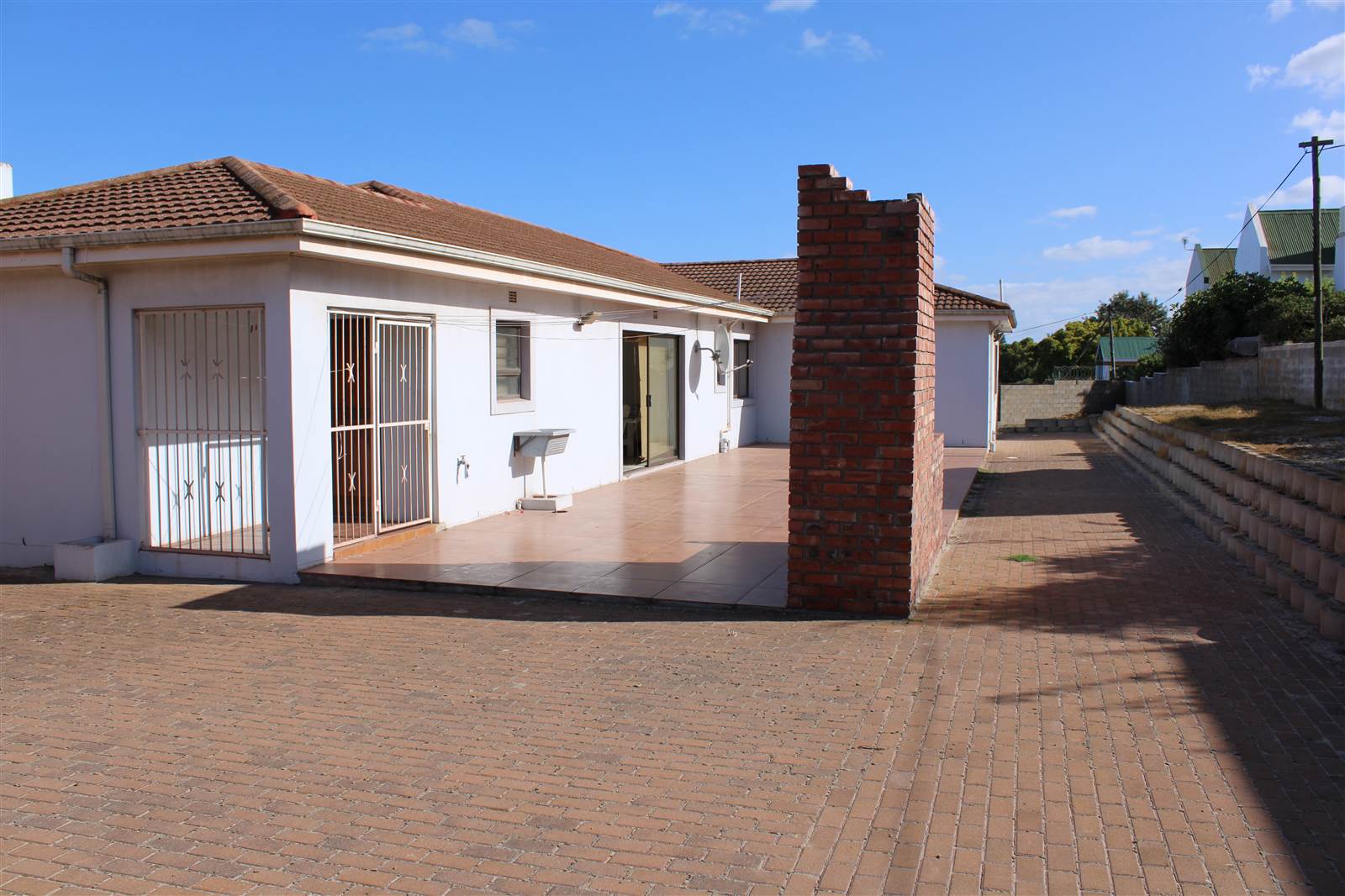 4 Bed House in Middedorp photo number 27