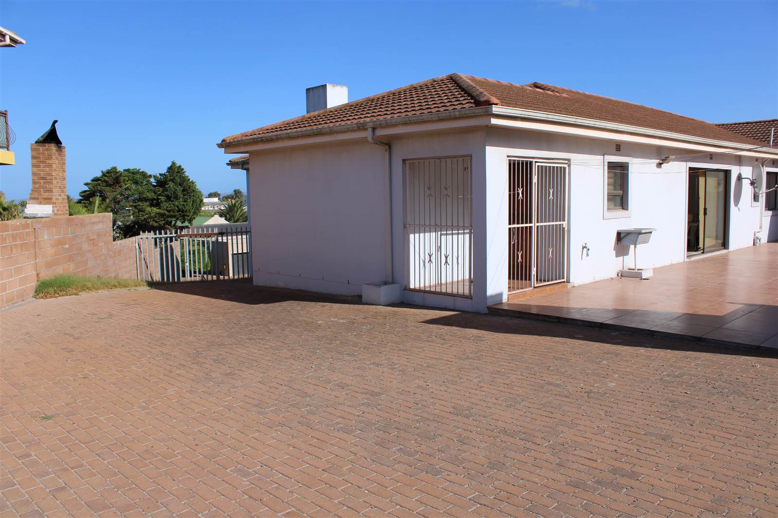 4 Bed House in Middedorp photo number 28