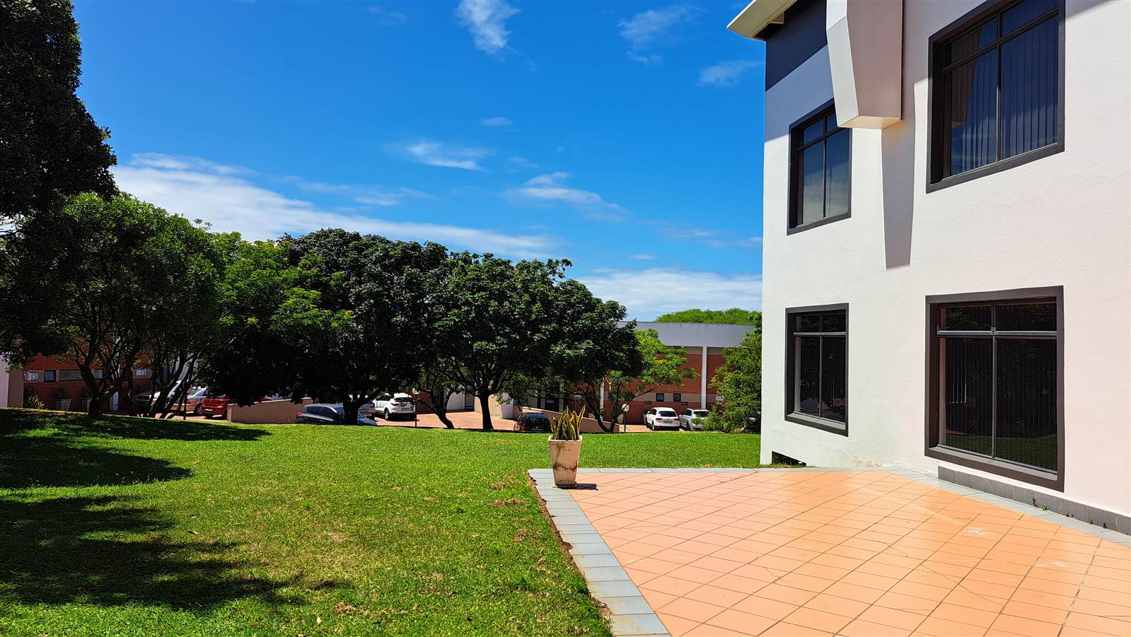 170  m² Commercial space in La Lucia photo number 2