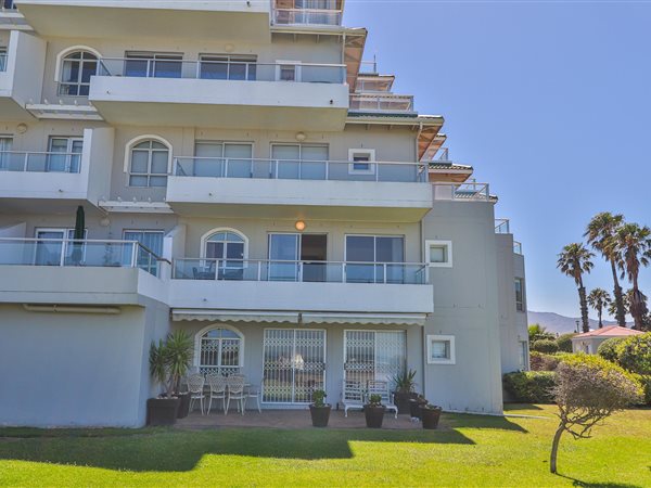 4 Bed Apartment in Greenways Golf Estate