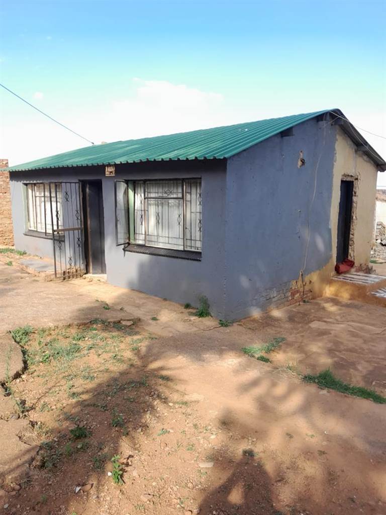 2 Bed House in Mamelodi West photo number 8
