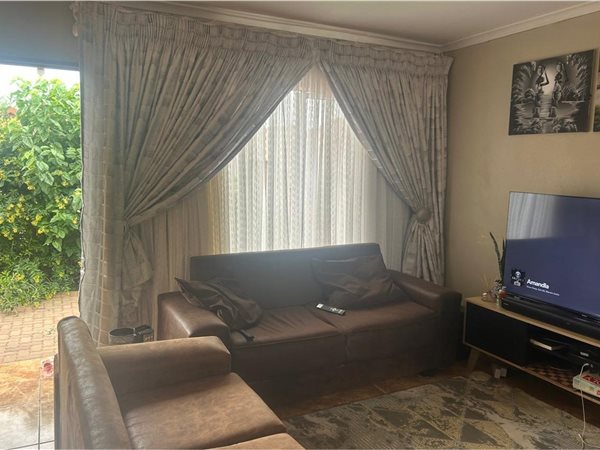 2 Bedroom House 2 Bedroom House