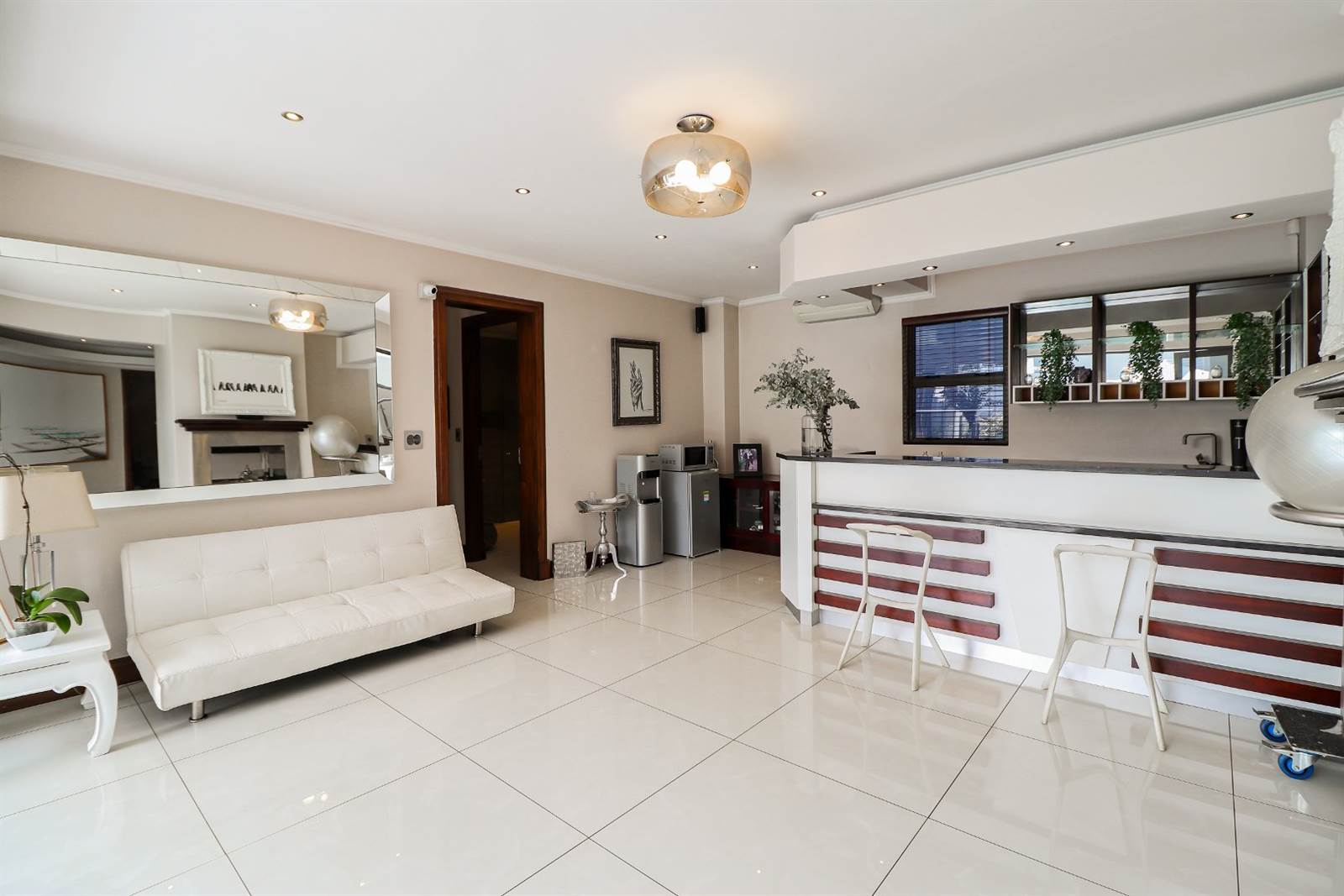 4 Bed House in Hurlingham photo number 11
