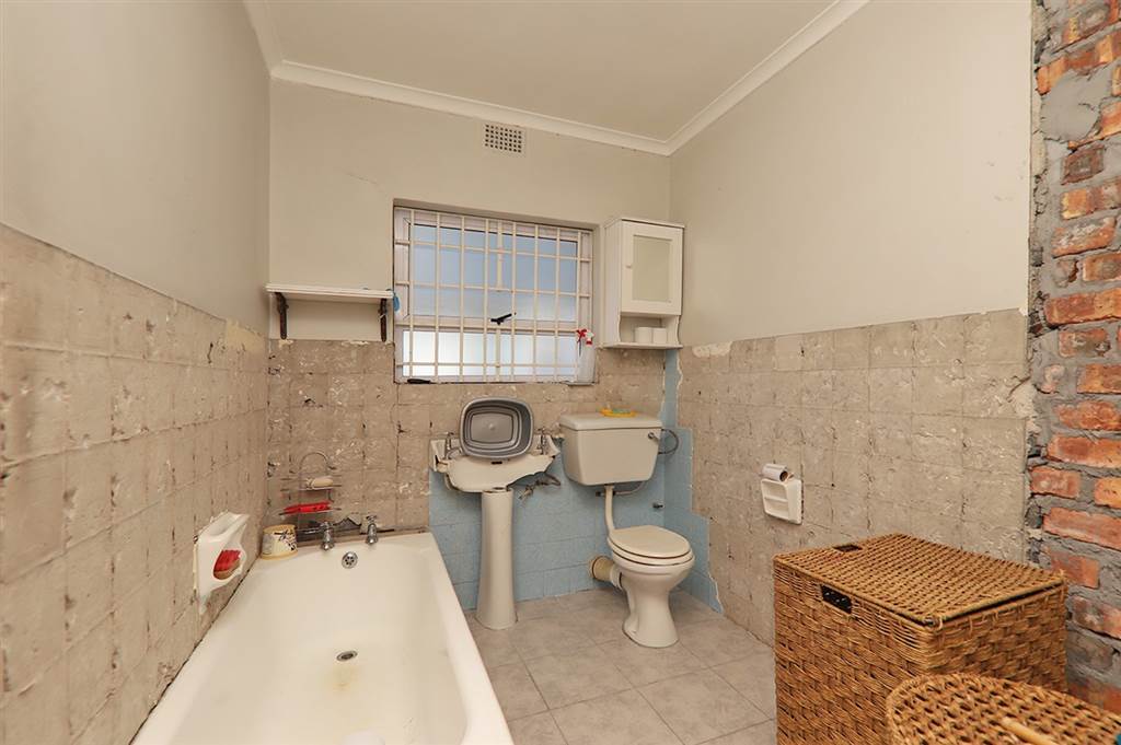 4 Bed House in Tokai photo number 19