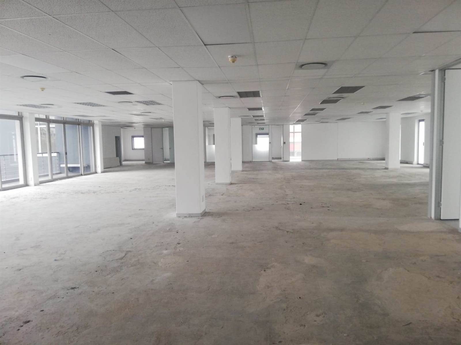 615  m² Office Space in Claremont photo number 4