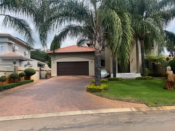 4 Bedroom House 4 Bedroom House