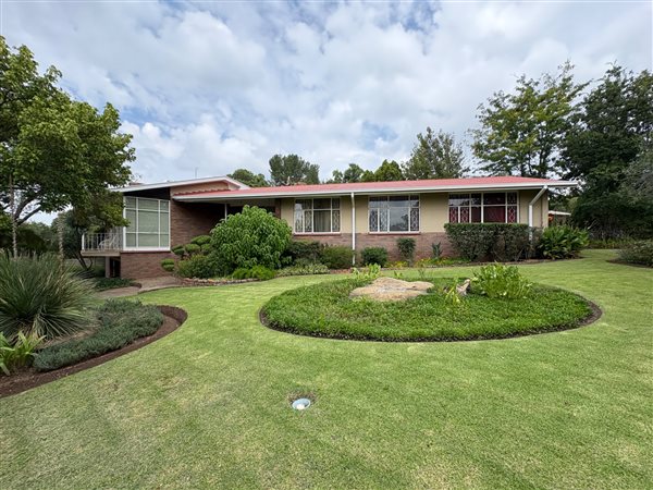 4 Bedroom House 4 Bedroom House
