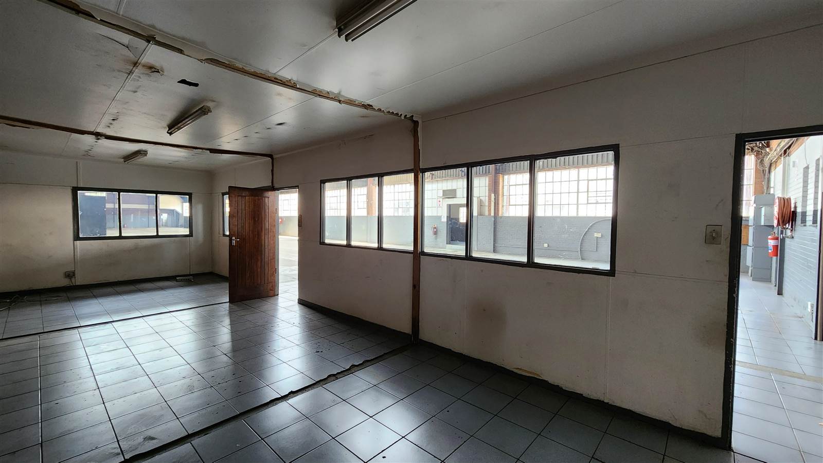 1670  m² Industrial space in Eastleigh photo number 14