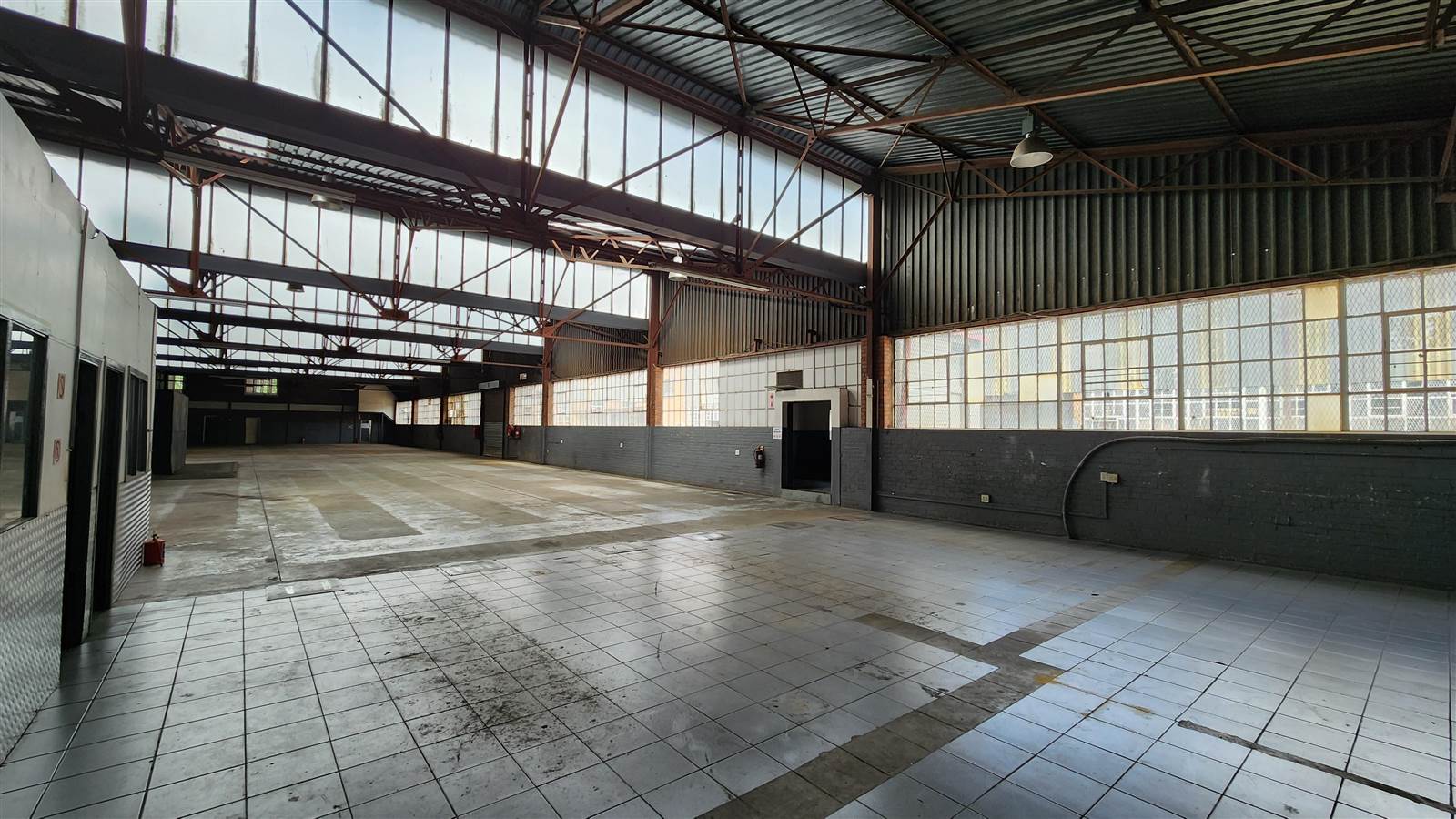 1670  m² Industrial space in Eastleigh photo number 8