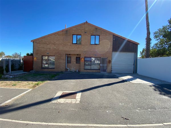 250  m² Industrial space in Somerset West Central