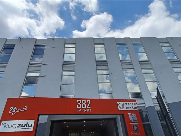 872  m² Commercial space in Hyde Park