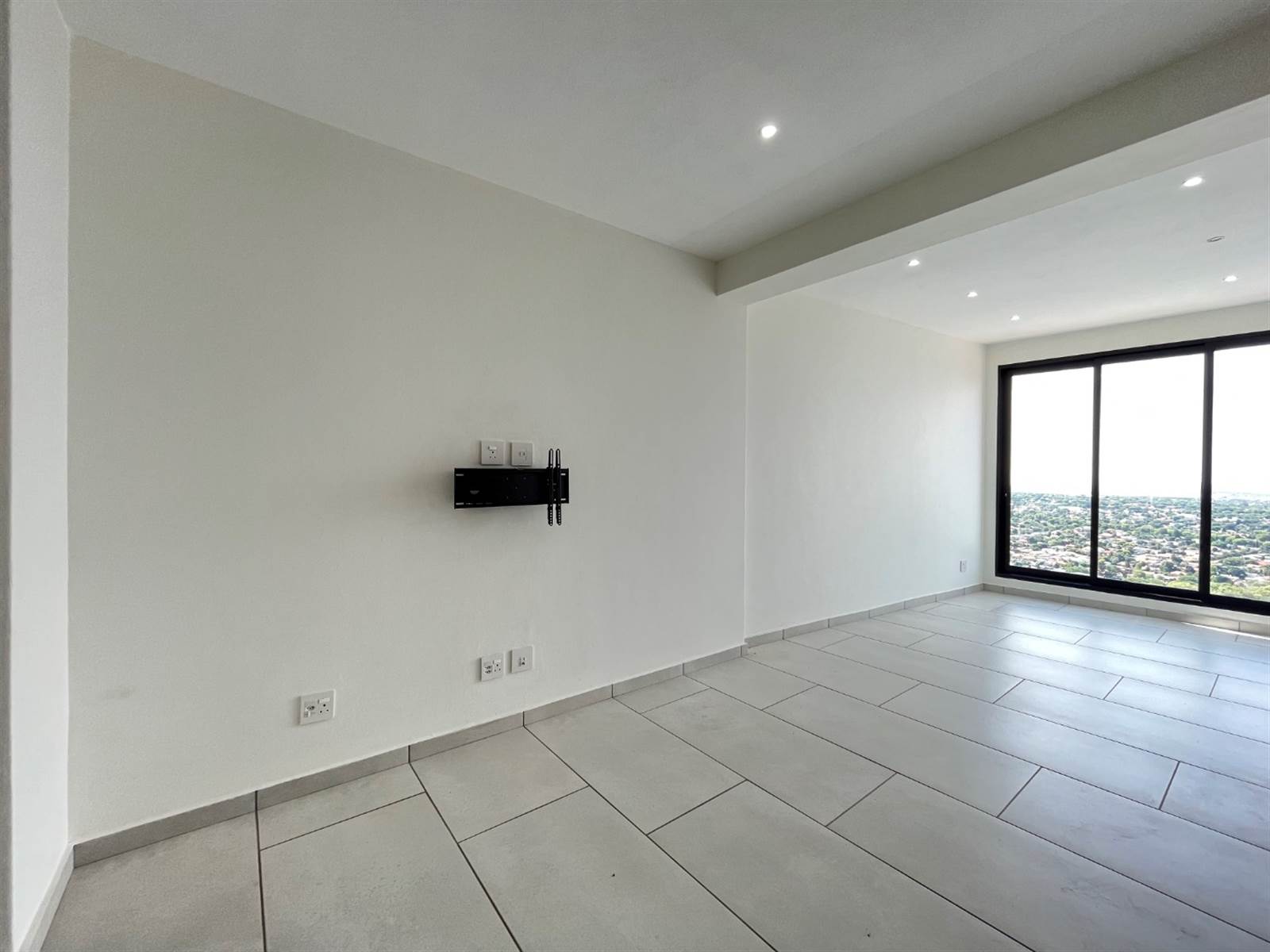 2 Bed Apartment in Linksfield Ridge photo number 6