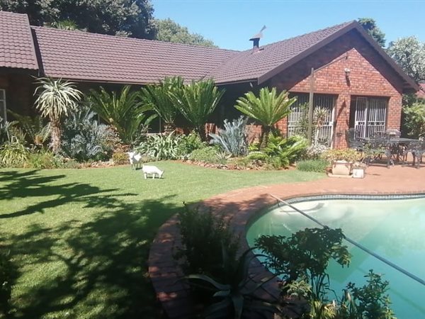 3 Bed House in Roodepoort Central