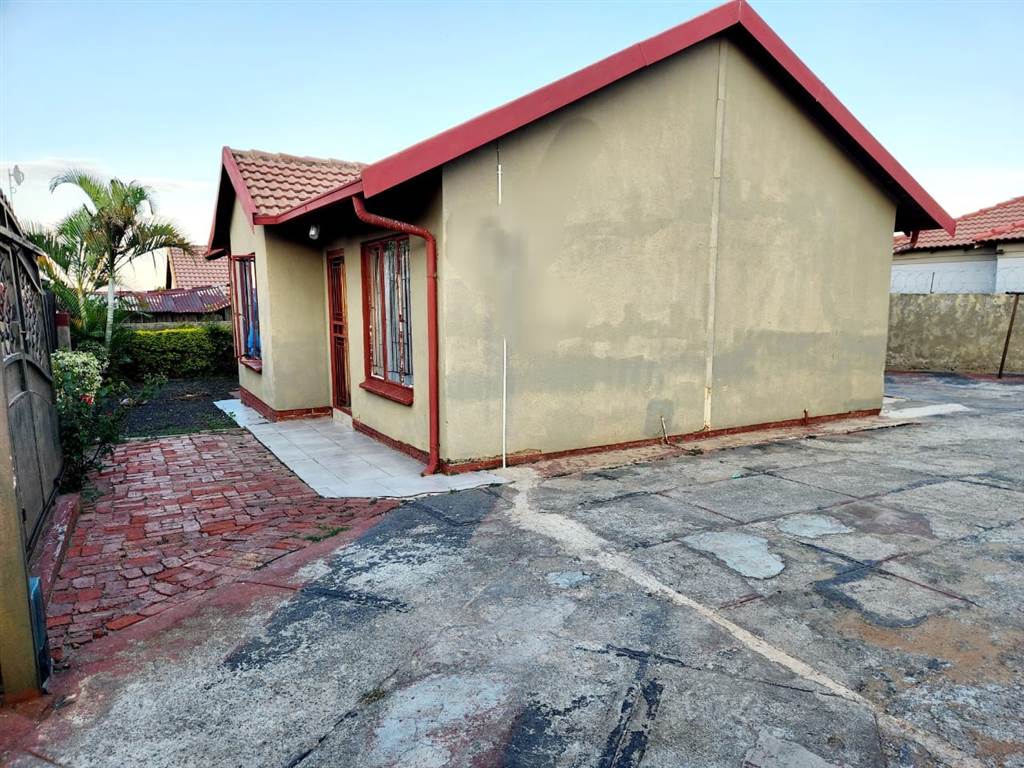 3 Bed House in Tlhabane photo number 22