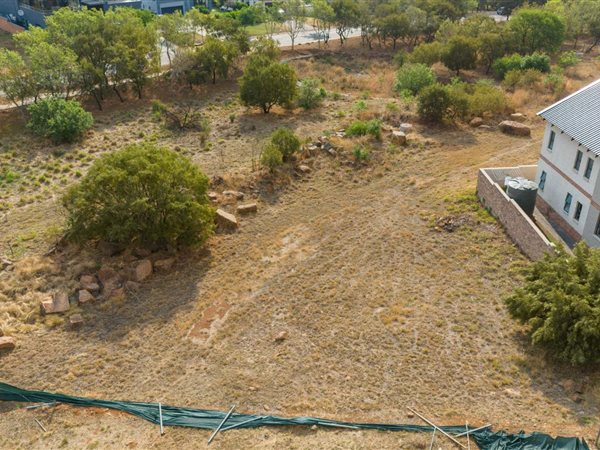 940 m² Land