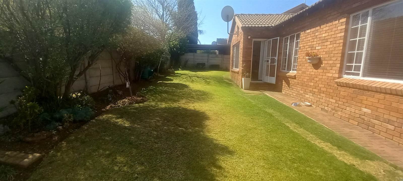 3 Bed Townhouse in Wilgeheuwel photo number 20