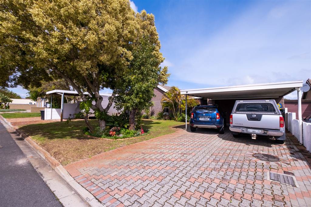 4 Bed House for sale in Bothasig T4342862 Private Property