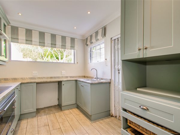 3 Bedroom Townhouse 3 Bedroom Townhouse