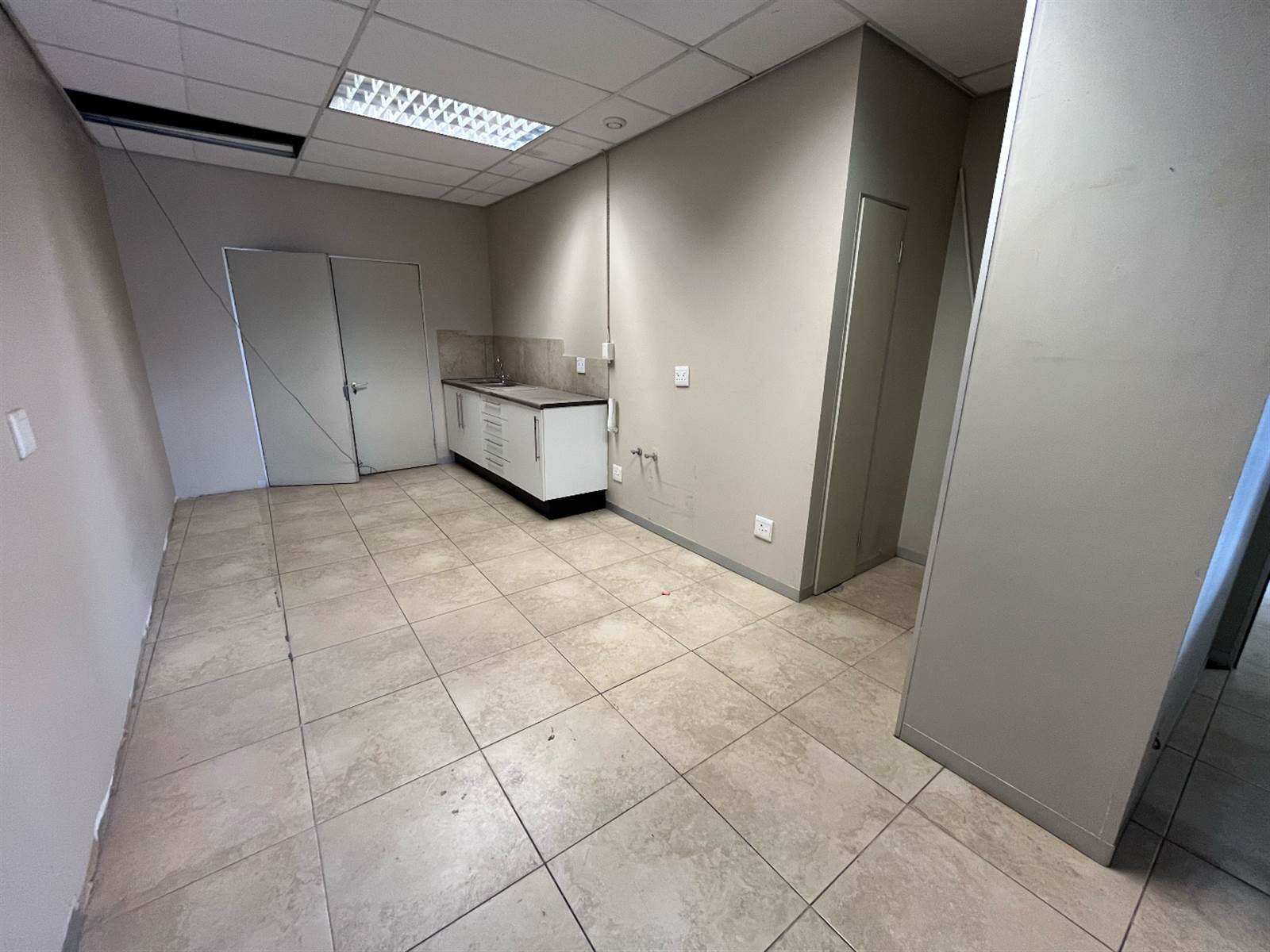 178  m² Commercial space in Bedfordview photo number 9
