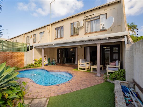 3 Bedroom Townhouse 3 Bedroom Townhouse