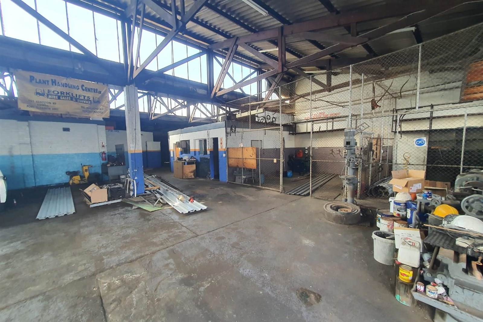 750  m² Industrial space in Sidwell photo number 2