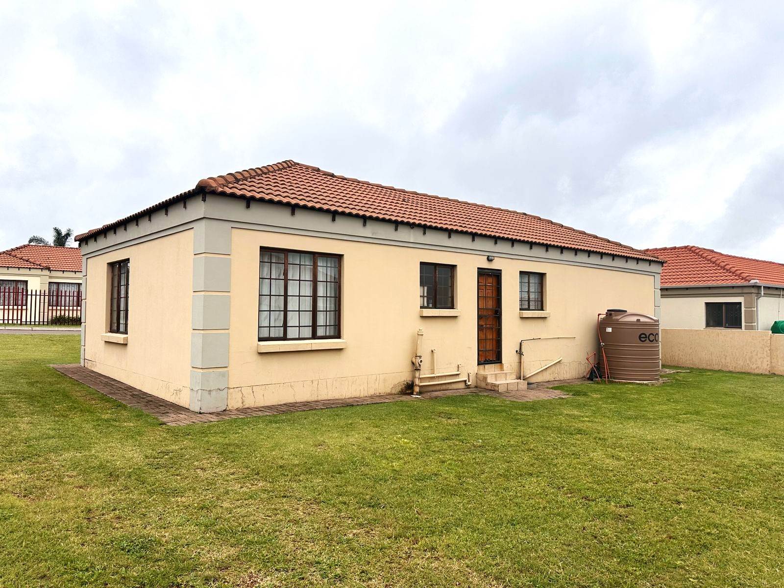 3 Bed House in Jackaroo Park photo number 1