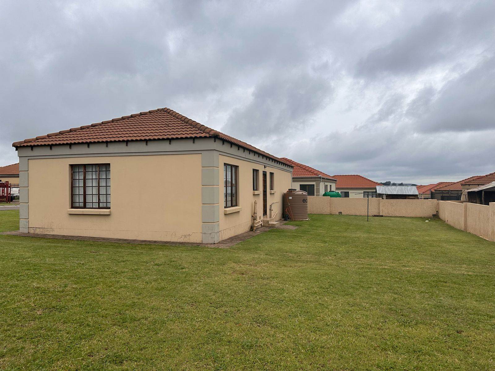3 Bed House in Jackaroo Park photo number 10