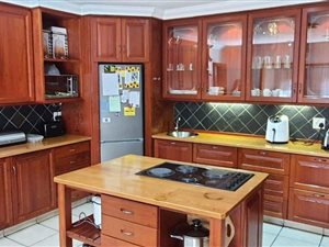 4 Bed House in Marais Steyn Park