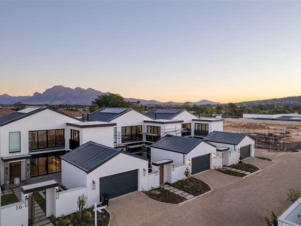 4 Bedroom House 4 Bedroom House