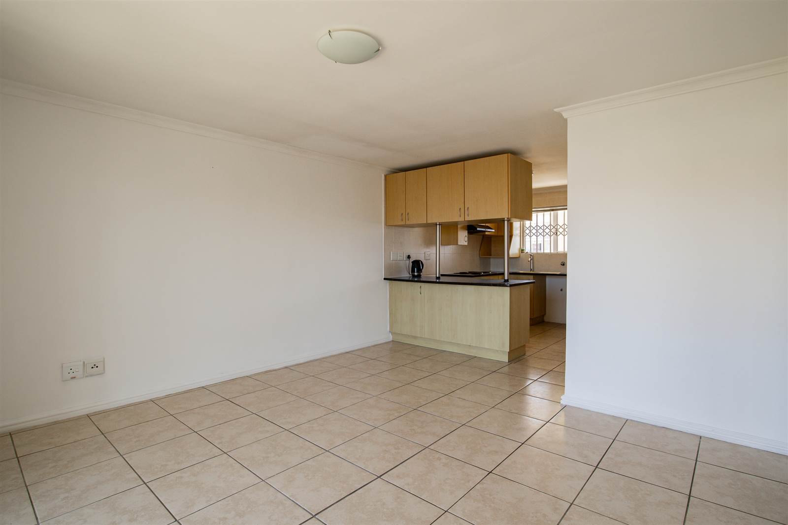 3 Bed Apartment in Muizenberg photo number 6