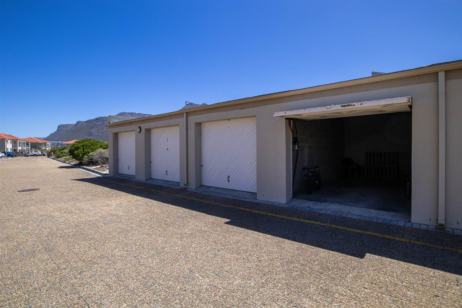 3 Bed Apartment in Muizenberg photo number 27