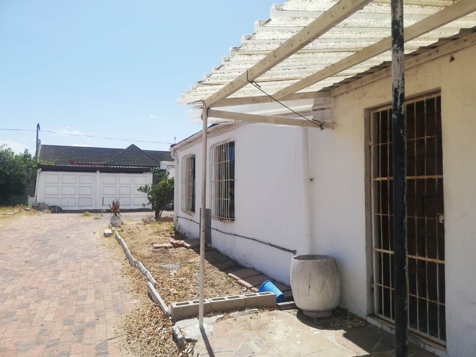 7 Bed House in Milnerton Central photo number 11