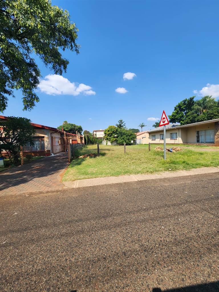 450 m² Land available in Laudium photo number 2