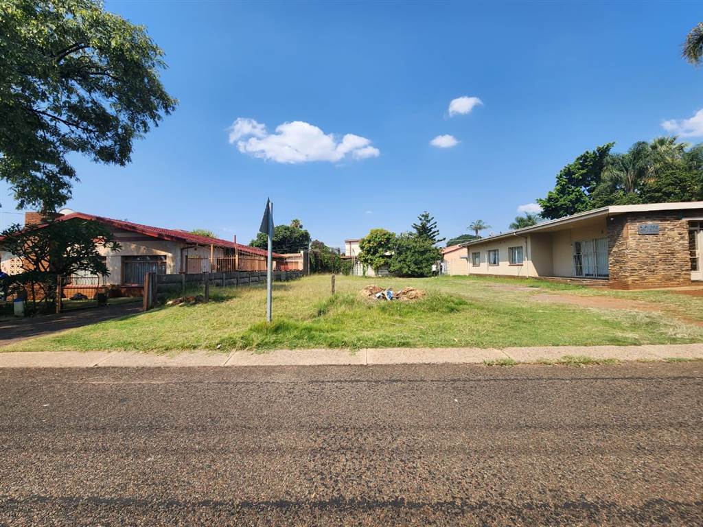 450 m² Land available in Laudium photo number 1