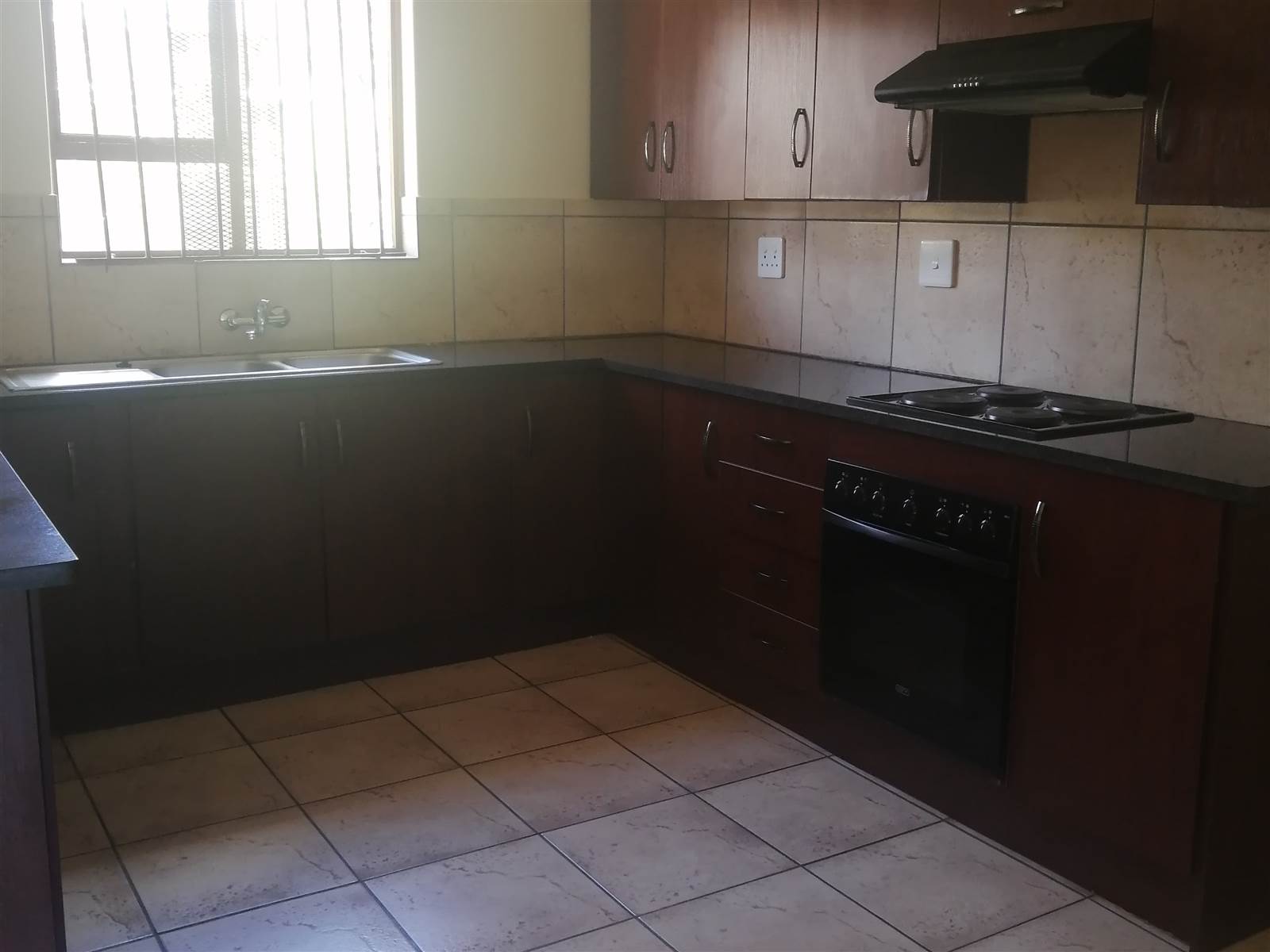 2 Bed Townhouse in Bela-Bela (Warmbaths) photo number 4